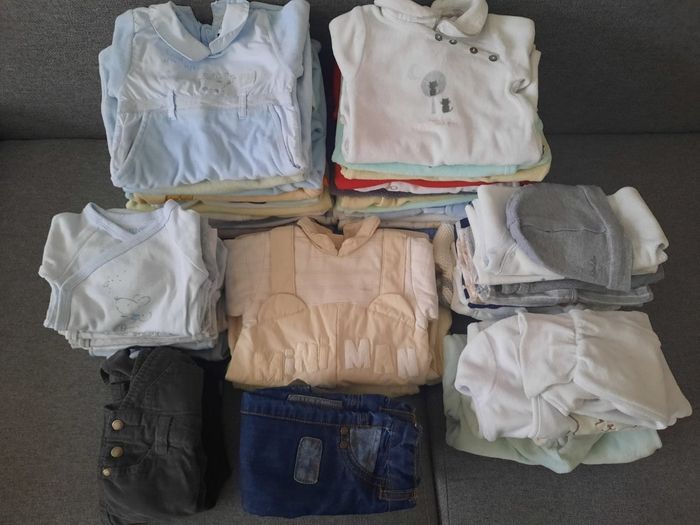 Lot 58 pièces garçon taille 1 mois