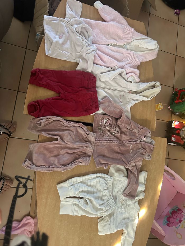 Lot de 39 vêtements bébé taille naissance - photo numéro 8
