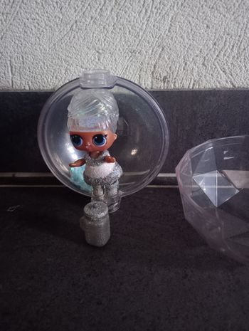 Poupée lol surprise