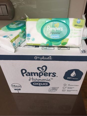 Lingettes Pampers Aqua pure carton non ouvert 15x48