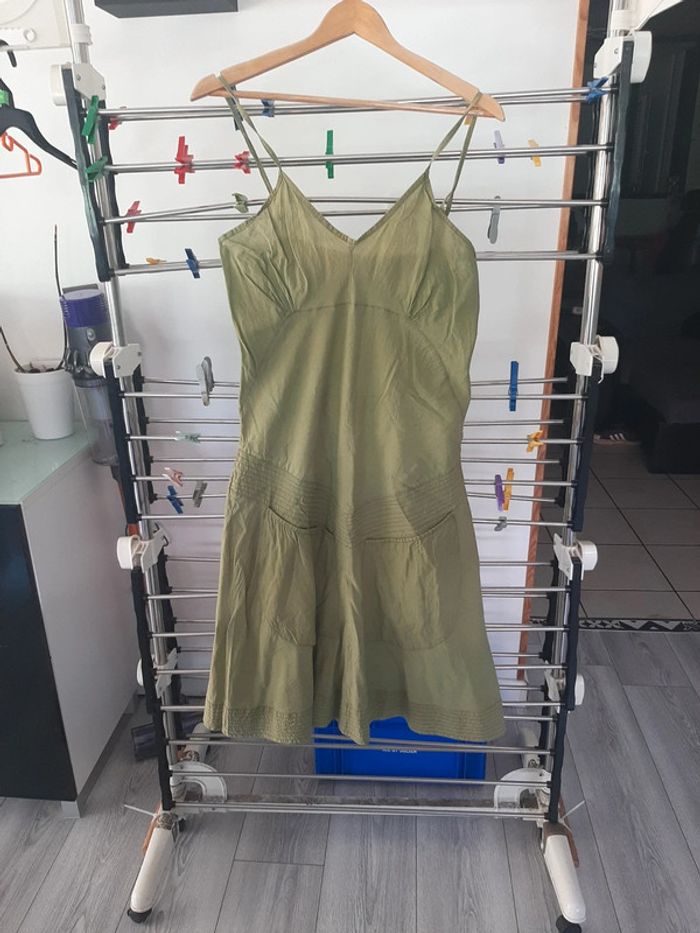 Robe kaki