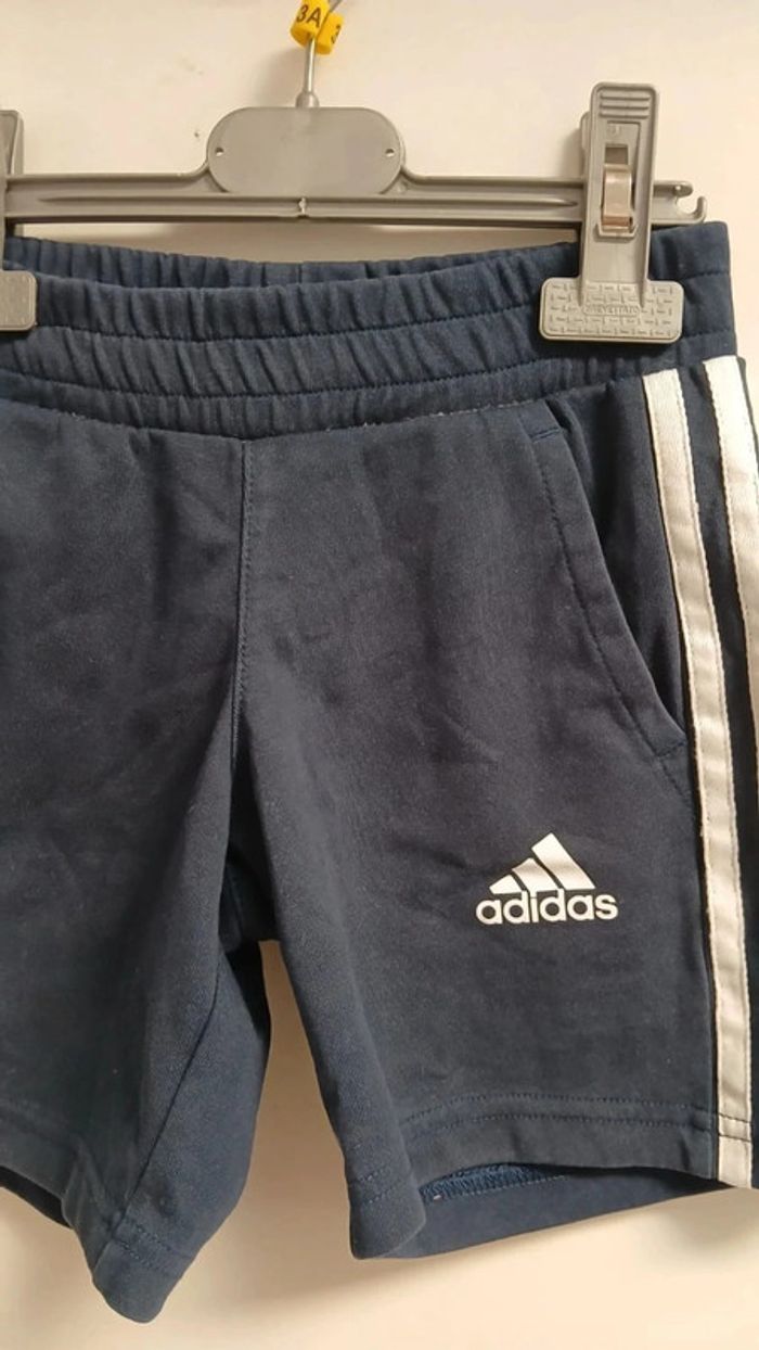 Short Adidas 4/5ans - photo numéro 2