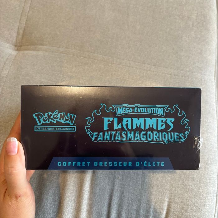 ETB Coffret Dresseur d’Élite – Méga-Évolution : Flammes Fantasmagoriques - photo numéro 4