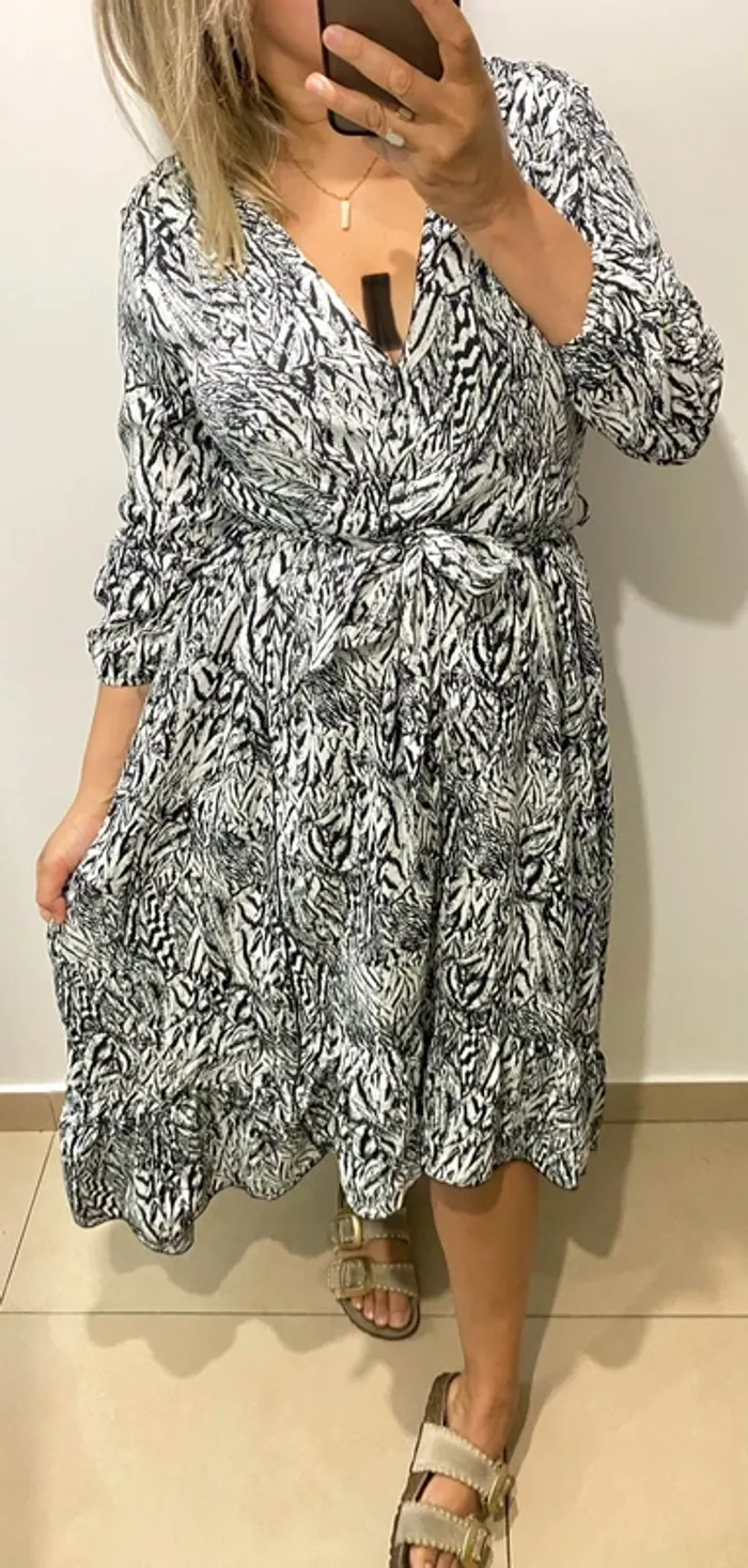 🌿 Robe neuve Lilie Rose avec étiquette – Taille M/L - photo numéro 2