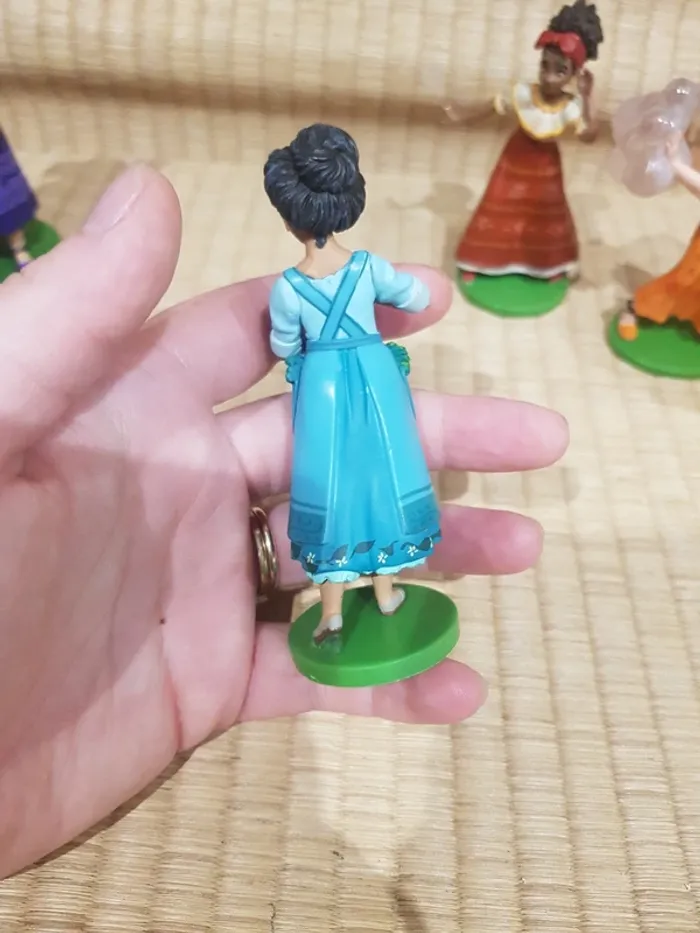 Lot de 9 figurines Encanto playset deluxe Disney Store - photo numéro 16