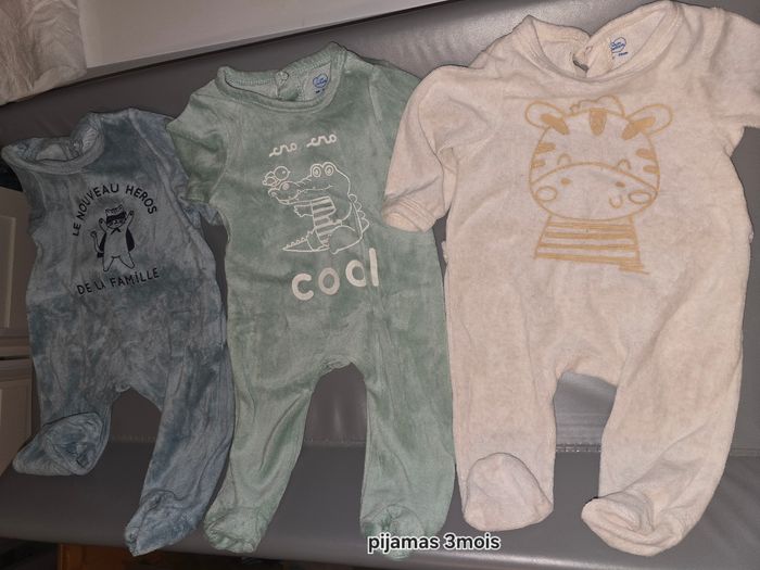 Lot de vêtements garçons 0/3mois - photo numéro 3