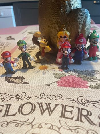 Figurine mario