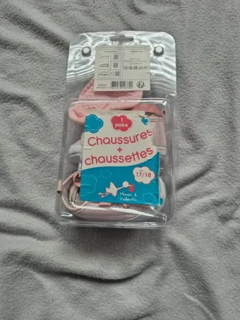 Chaussures bebe neuves 17/18