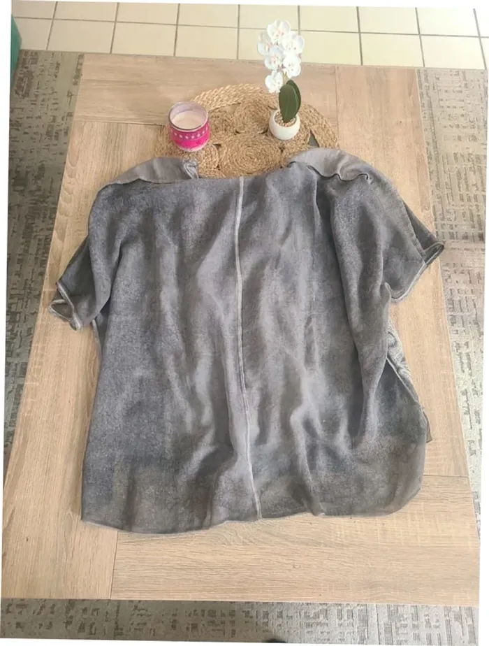 T-shirt taille 36 - photo numéro 3