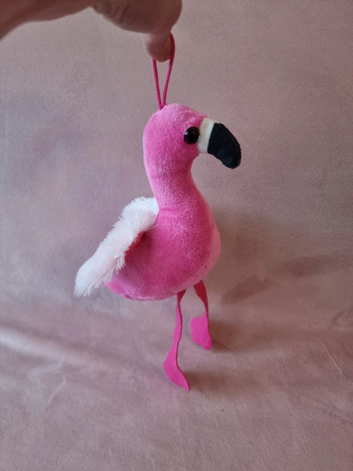 Doudou peluche flamant rose à suspendre - photo numéro 3