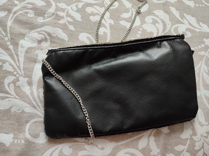 Pochette noire à ornements dorés et argentés - photo numéro 4