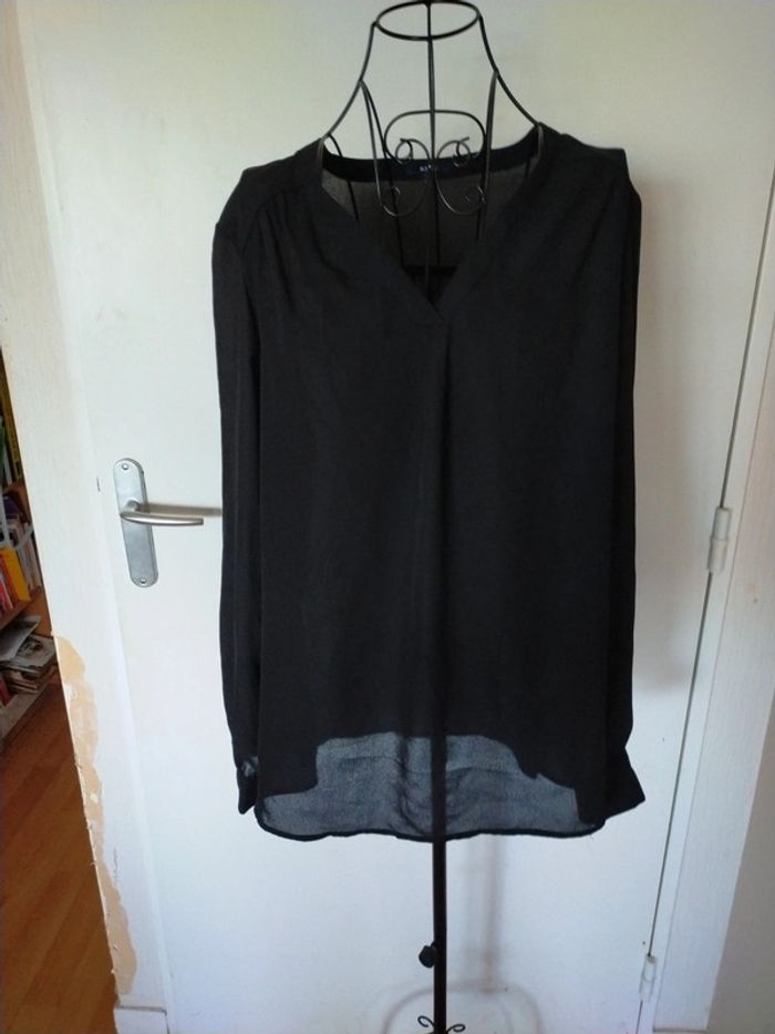 Jolie blouse transparente et bon état