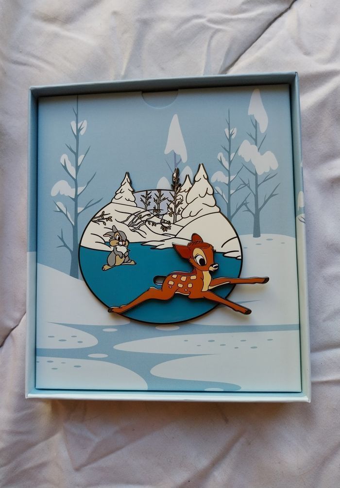 Pins Disney loungefly bambi - photo numéro 2