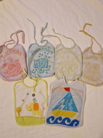 Lot de 6 bavoirs en tissus 