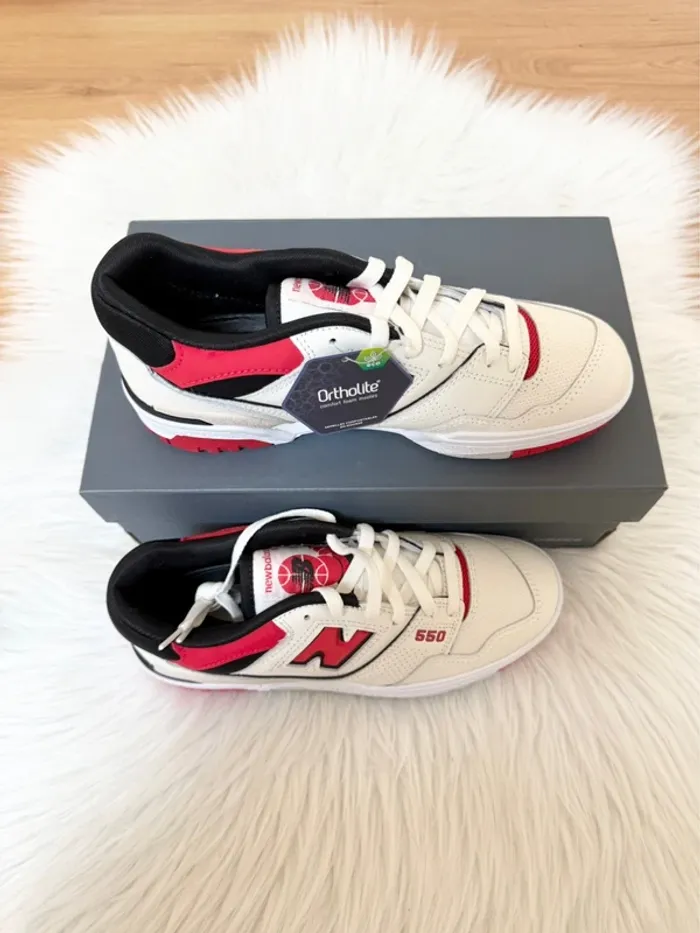 New Balance 550 – Taille 39,5 – blanc/rouge/noir – Neuf avec étiquette - photo numéro 7