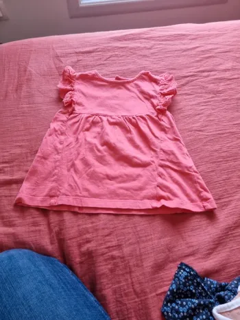 T-shirt sans manches corail 24 mois kiabi très bon état