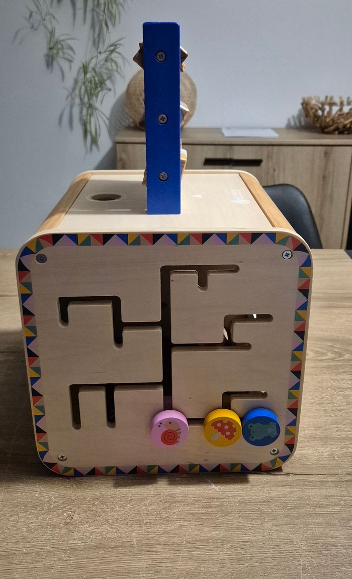 Grand cube d'activités en bois - photo numéro 7