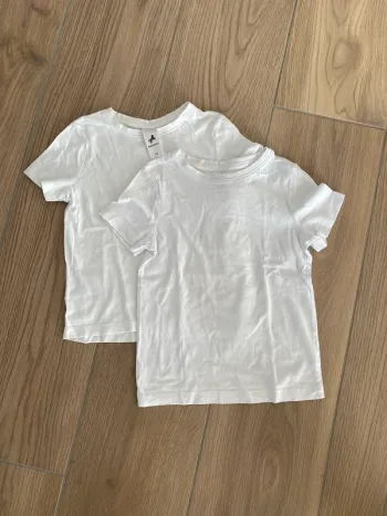 Lot de 2 t shirt blanc 5 ans