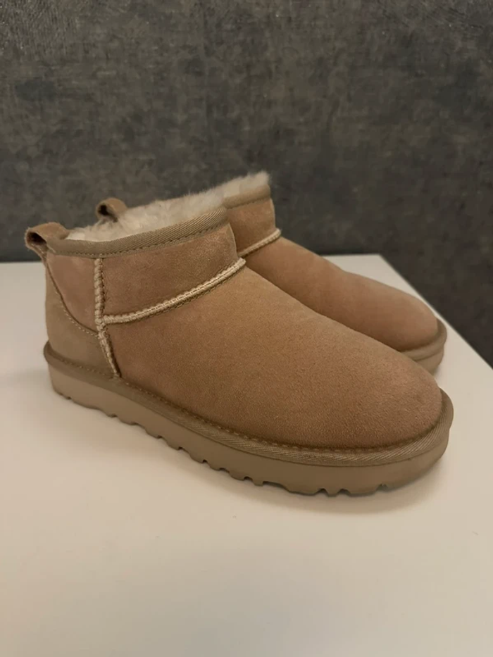 Ugg mini taille 38