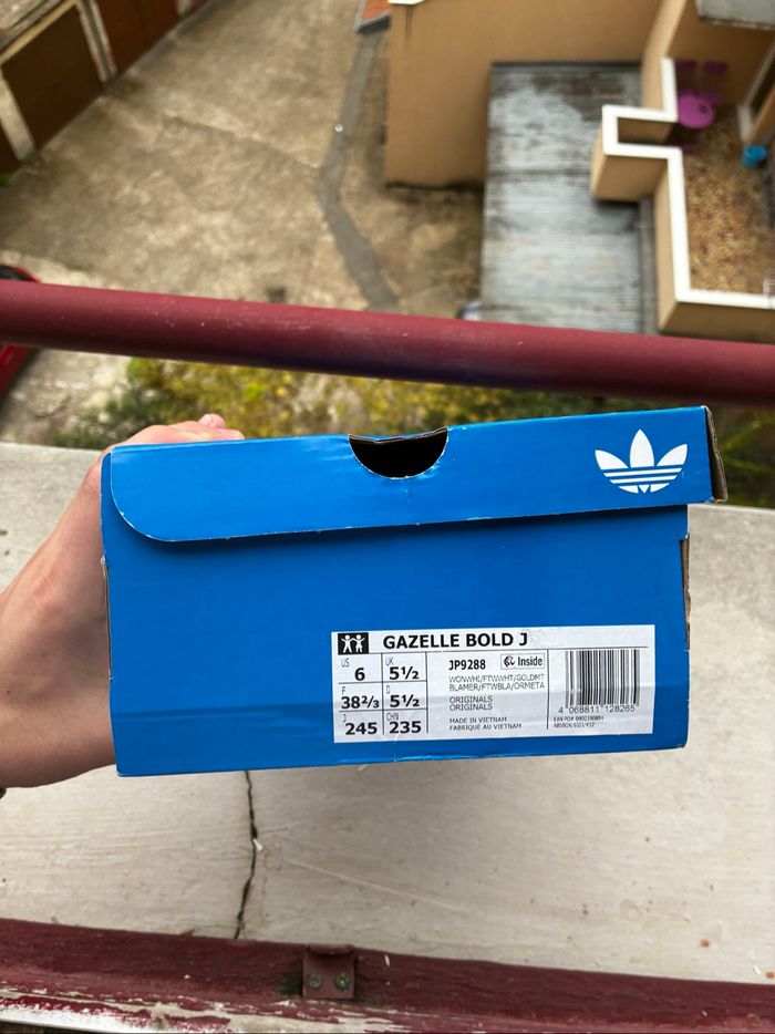 Adidas Gazelle Bold Wonder White/White/Gold Met - Taille 38,5 - Neuves - photo numéro 8
