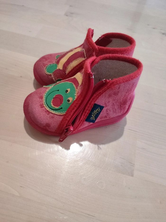 Pantoufles Bellamy taille 18 - photo numéro 2