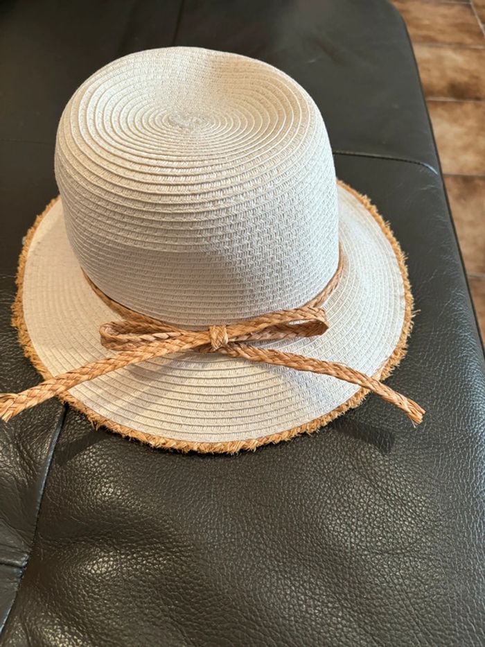 Très joli chapeau femme - photo numéro 2