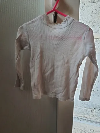 Tee-shirt coll roulé
