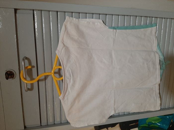 1 sweat et 2 tee shirts filles Taille 3 ans - photo numéro 6