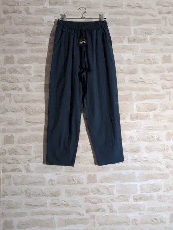 Pantalon AYA bleu marine (existe aussi en noir) Taille 36/38 – Neuf avec étiquette