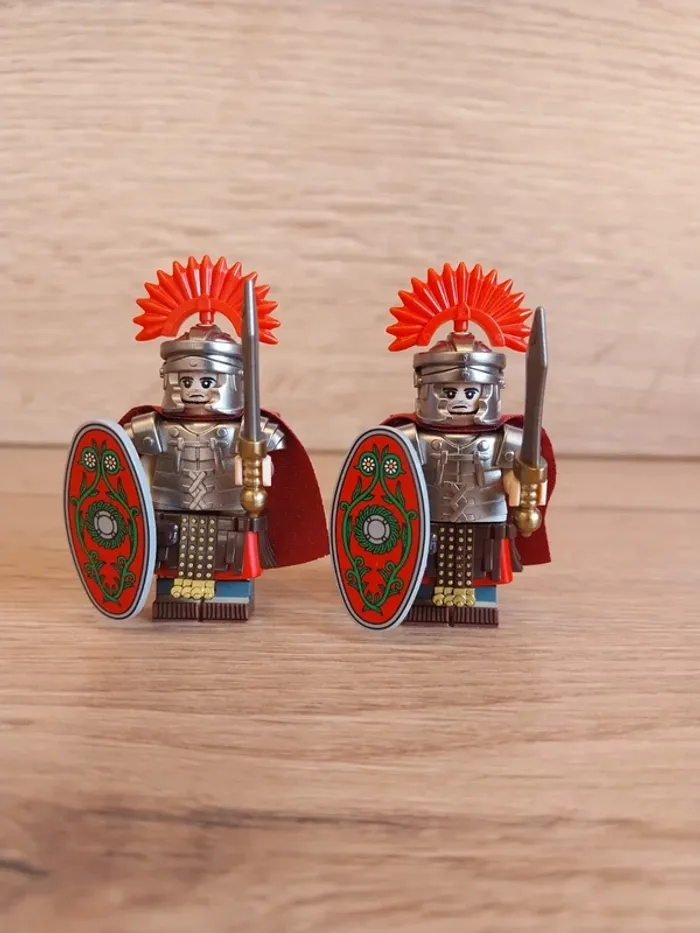Figurines type lego 2 Centurions guerriers légionnaires romains