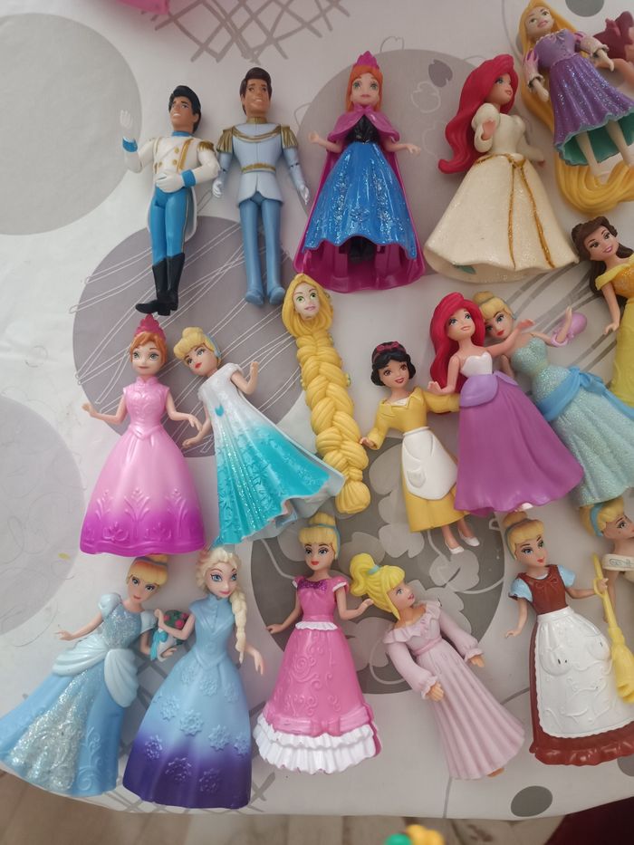 Château et figurine - photo numéro 5