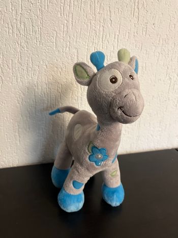 Peluche girafe bleu et gris
