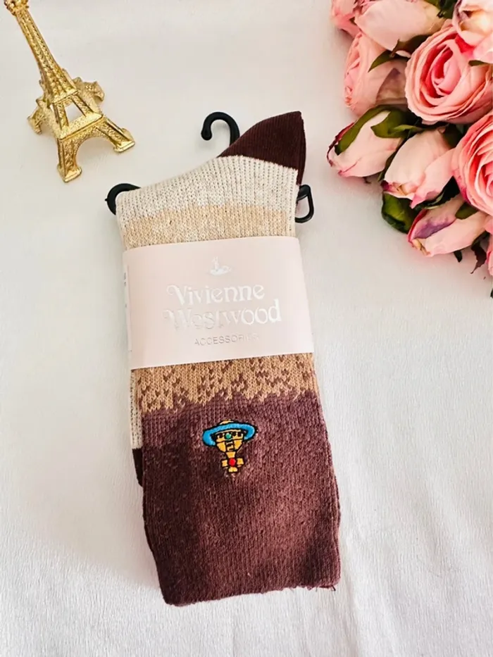 Chaussettes Vivienne Westwood bicolores crème et marron – Motif jacquard & logo brodé