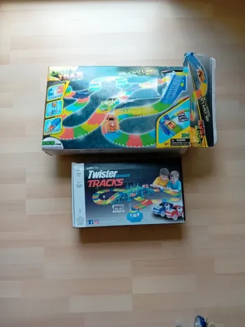Lot de 2 circuits de voiture