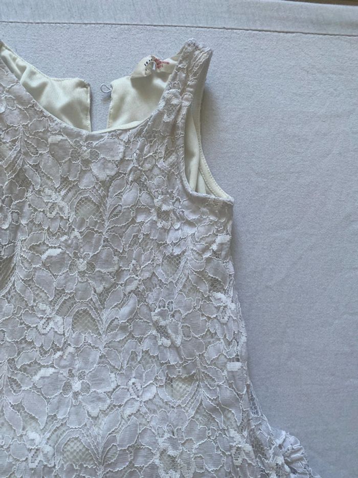 Robe dentelle taille 4-5 ans