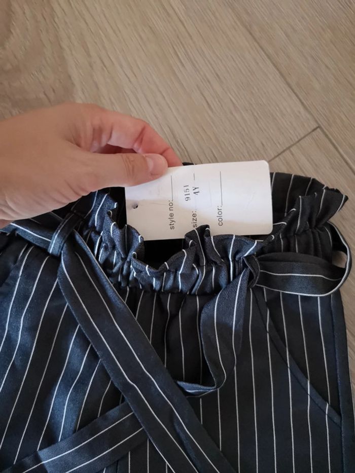 Pantalon neuf 4ans - photo numéro 4