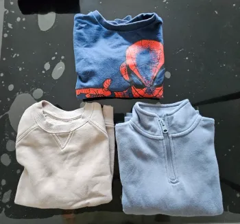 Lot de 3 sweats (5/6 ans)