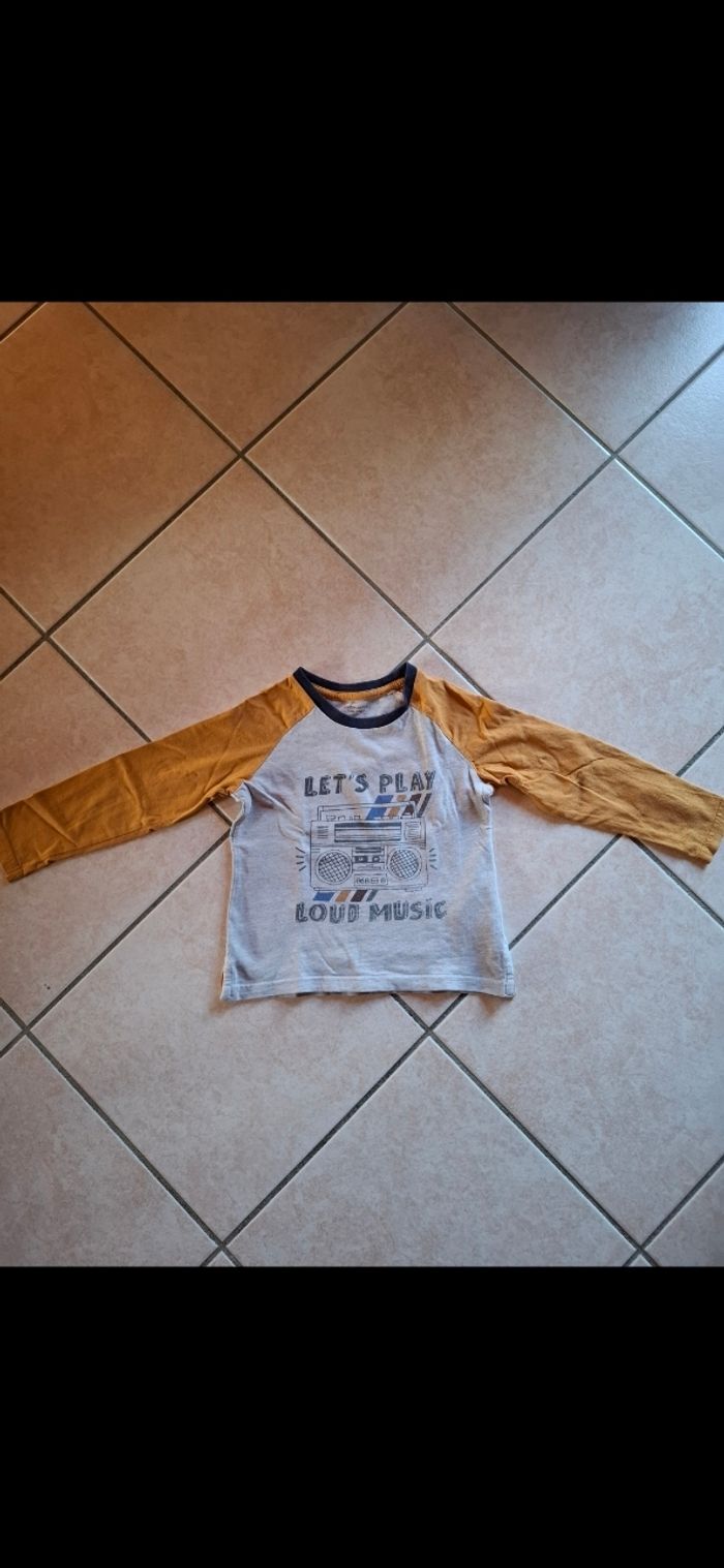 T-shirt