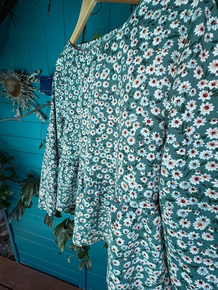 Très Jolie blouse volantée motif floral XL - photo numéro 4