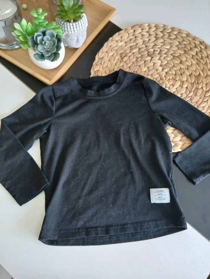 Tee-shirt Noir Taille 2 ans🌿🦊