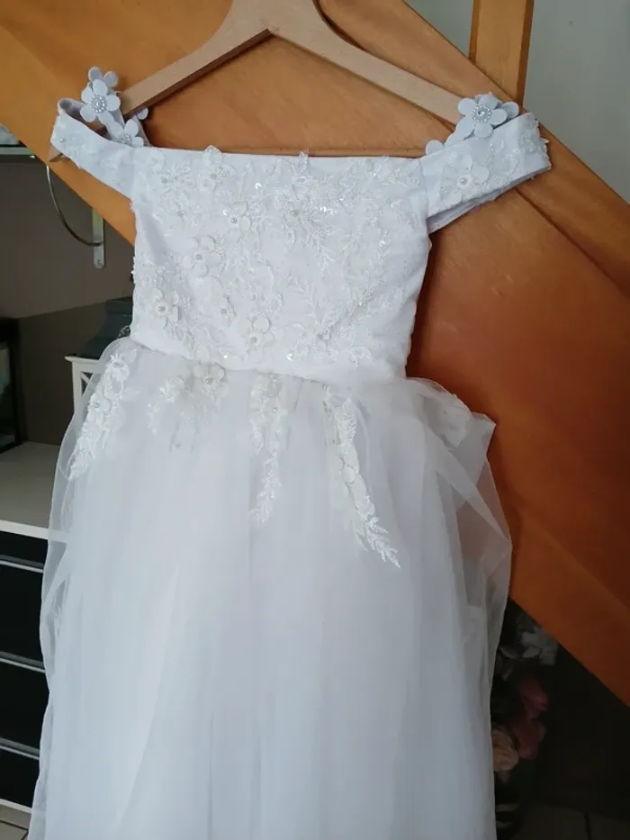 Magnifique Robe de demoiselle d'honneur en dentelle et tulle pailletée Taille 6 ans🌿💝 - photo numéro 4