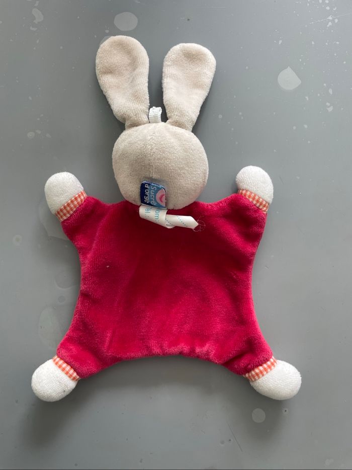 Petit doudou lapin Sucre d'Orge rouge et blanc très bon état - photo numéro 4