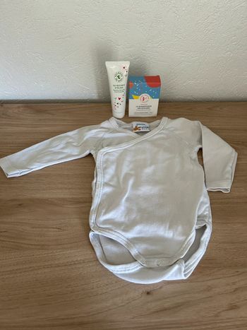 👶 Body blanc Kiabi pour bébé 👶
