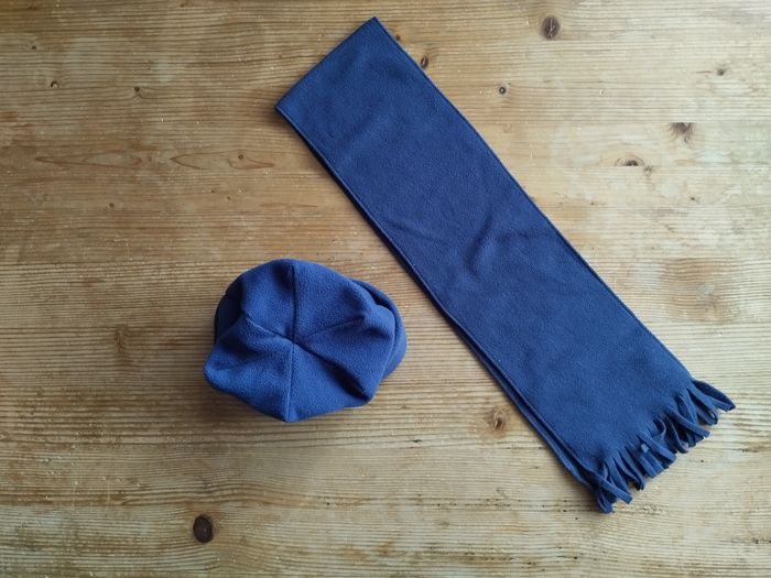 Ensemble bonnet et écharpe polaire bleu enfant (3-6 ans) - TBE - photo numéro 2