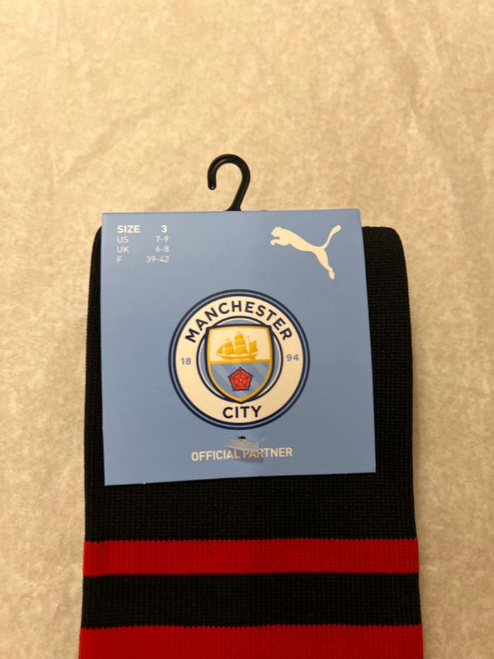 Short de foot Puma, équipe Manchester City avec chaussettes taille 13/14 ans authentique neuf - photo numéro 11