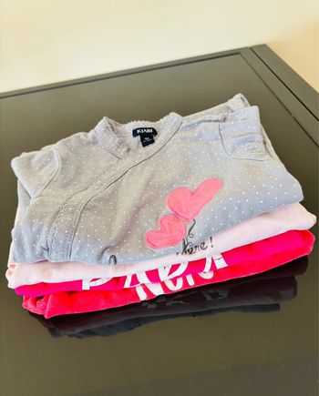 Lot de 4 pyjamas une pièce / Taille 9 mois
