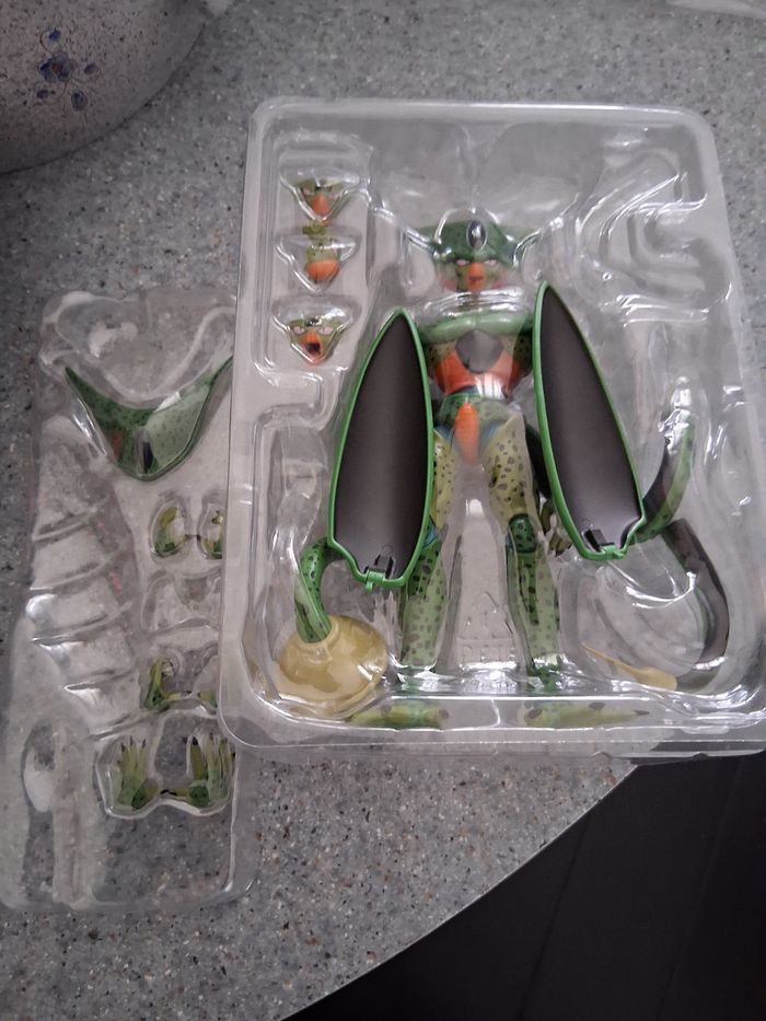 Figurine " celle first form " dragon ball  z" - photo numéro 2