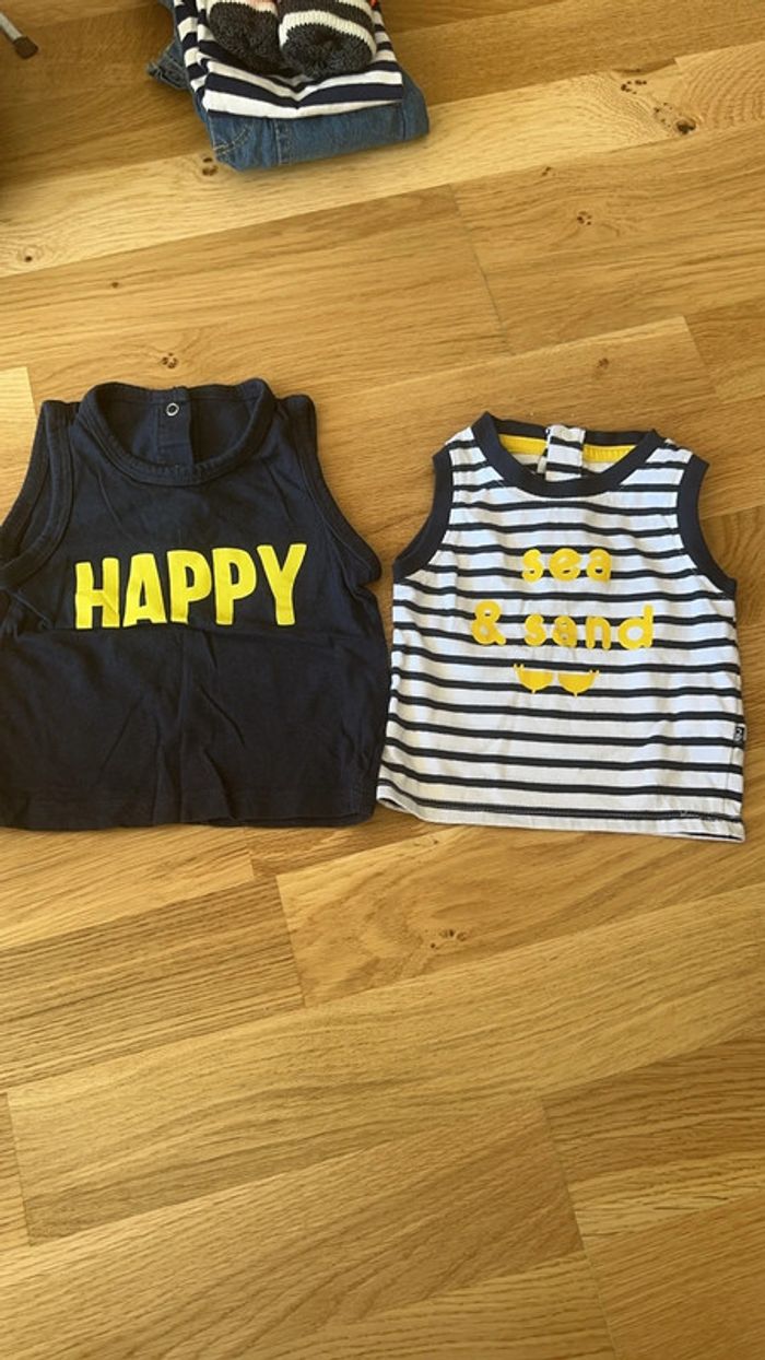 2 t-shirts sans manches