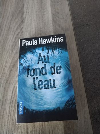 Livre "Au fond de l'eau" 