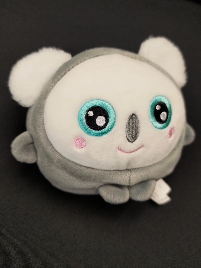 Peluche Squishimals Koala gris – Yeux bleus – Ultra douce - photo numéro 2